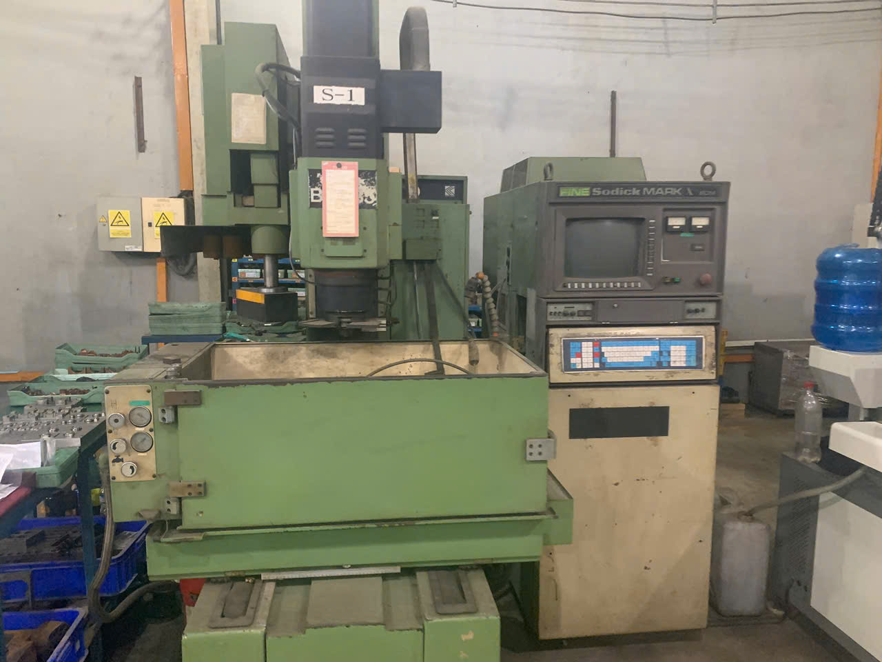 CNC milling machine 1